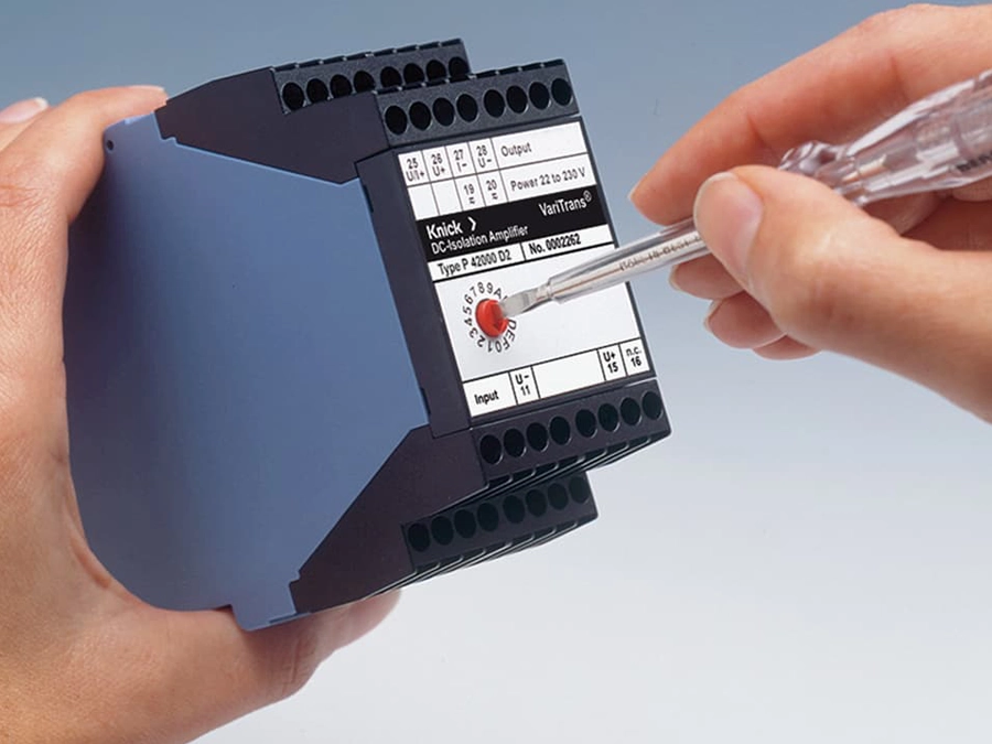 Worldwide smallest transducer up to ±2200 V